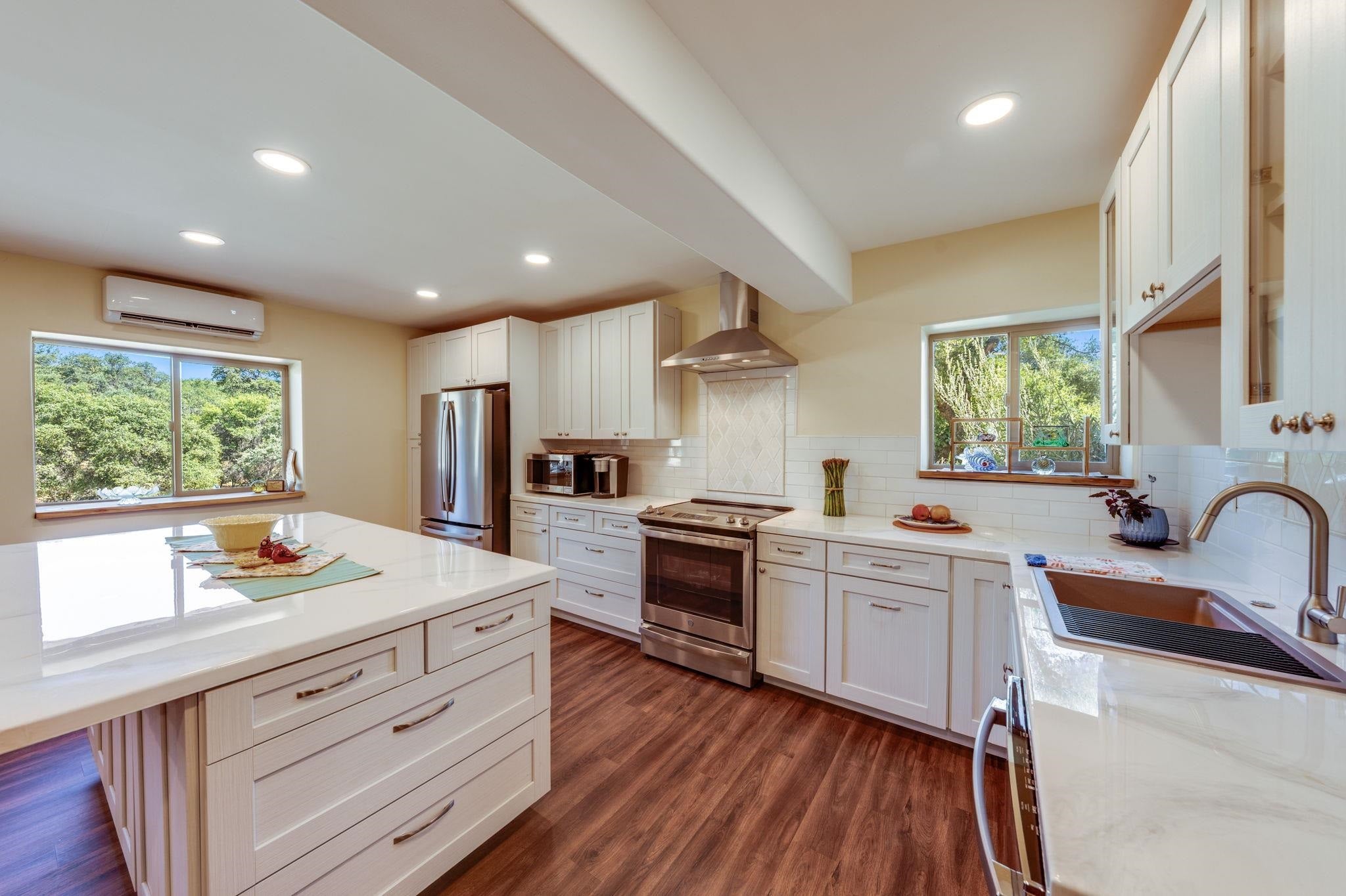 Shingle Springs, California, 95682, United States, 6 Bedrooms Bedrooms, ,2 BathroomsBathrooms,Residential,For Sale,2009241