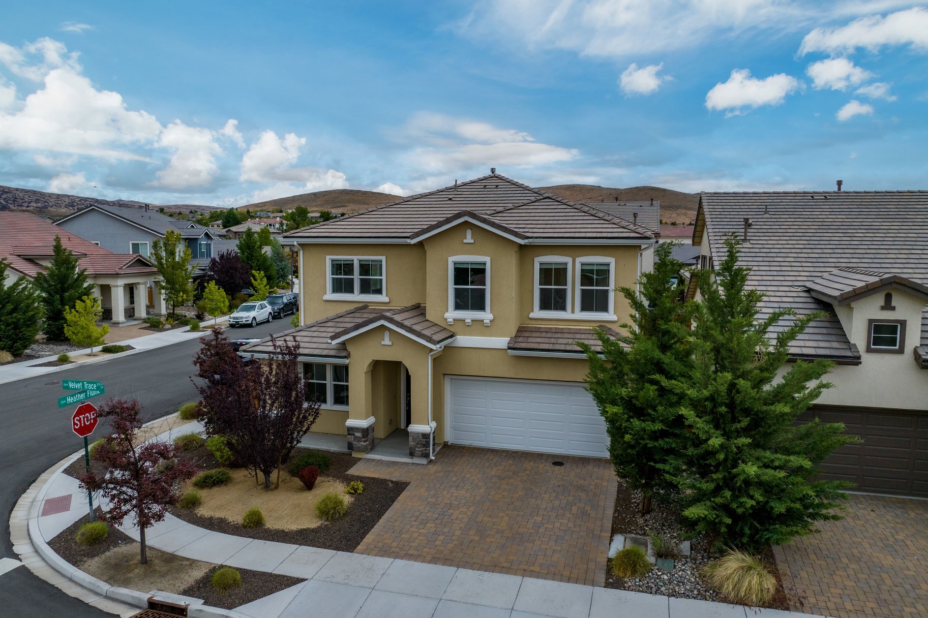  Two Story Walking Distance to Red Hawk Golf Course - 物件實景