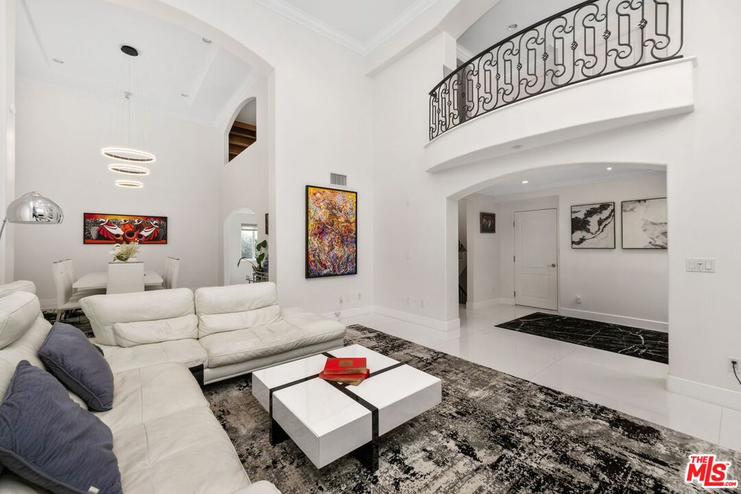 Los Angeles, California, 90049, United States, 4 Bedrooms Bedrooms, ,5 BathroomsBathrooms,Residential,For Sale,1840692
