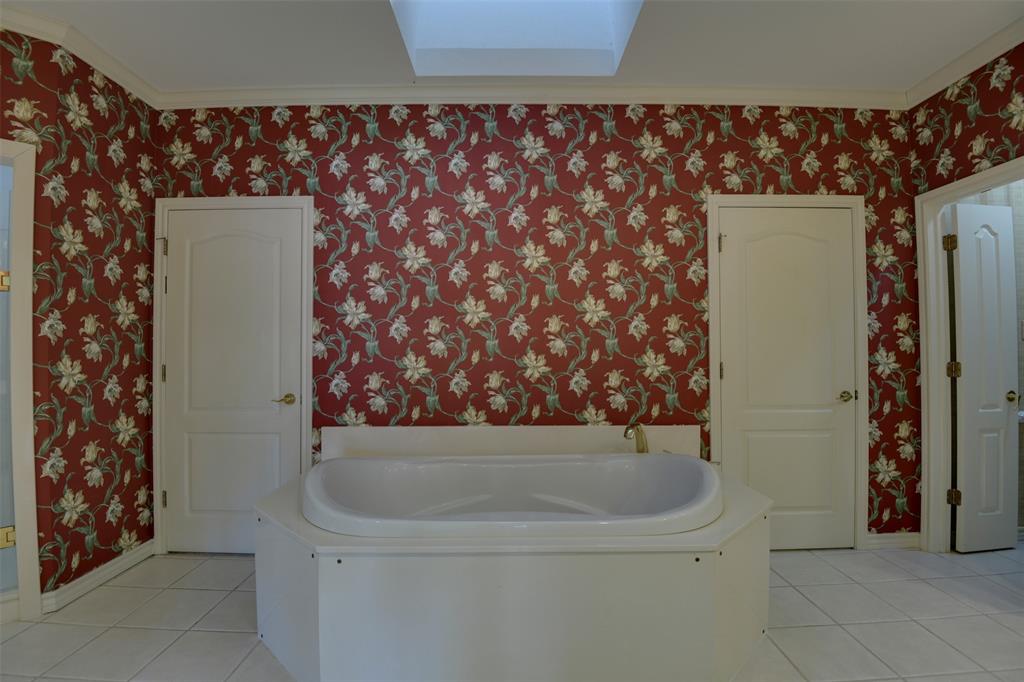 Arlington, Texas, 76015, United States, 4 Bedrooms Bedrooms, ,3 BathroomsBathrooms,Residential,For Sale,1984370