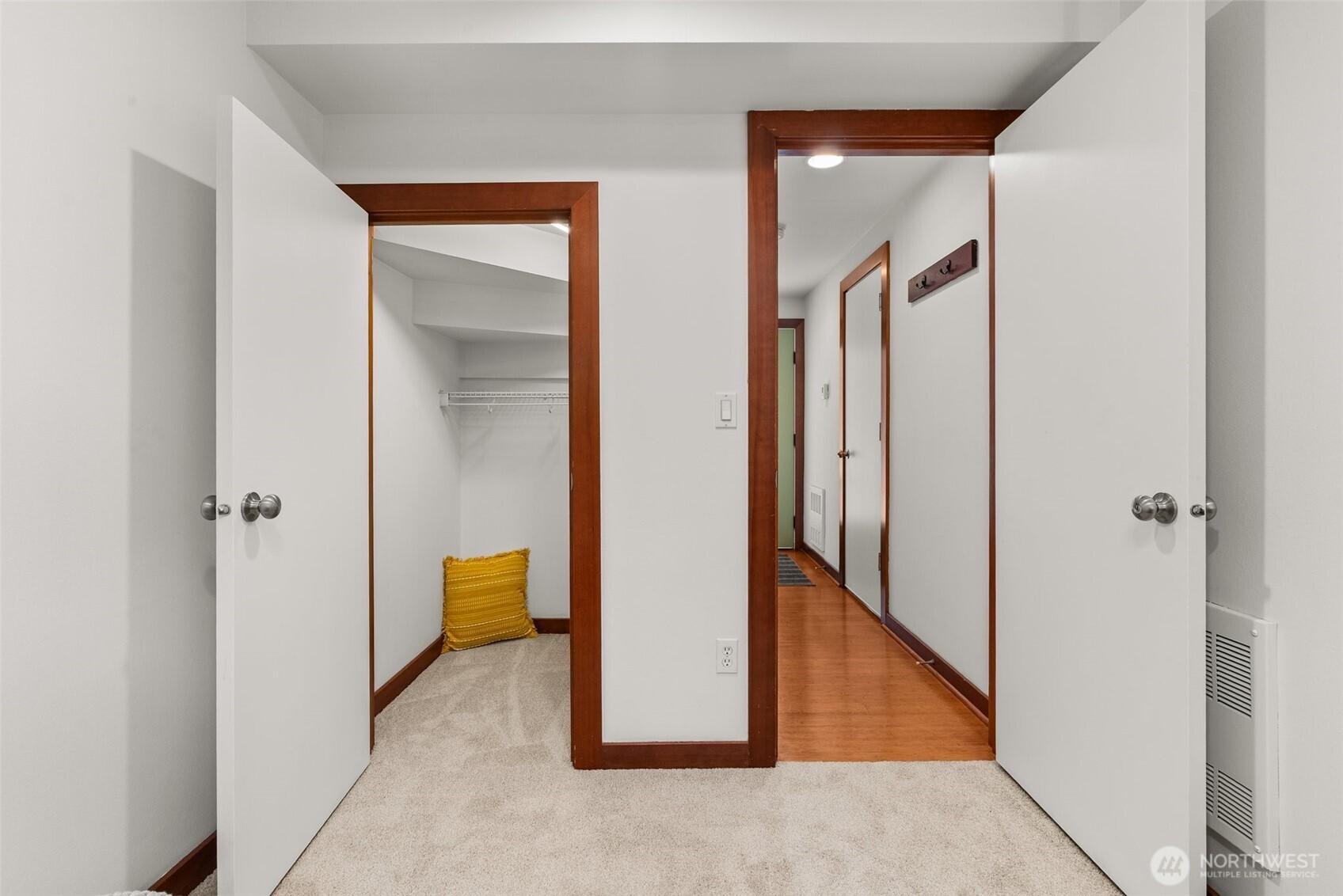 SEATTLE, Washington, 98105, United States, 3 Bedrooms Bedrooms, ,3 BathroomsBathrooms,Residential,For Sale,1875304