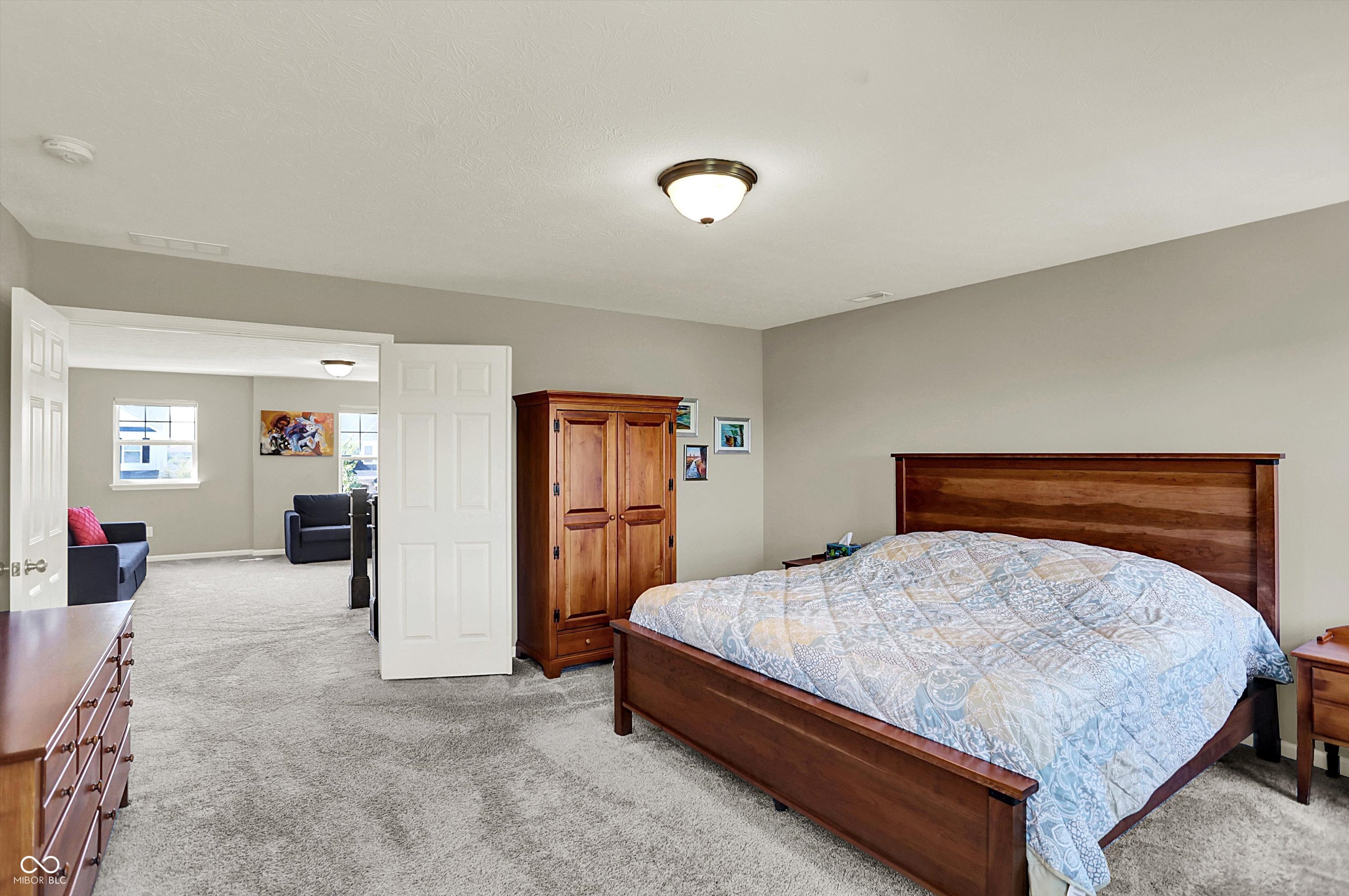 Noblesville, Indiana, 46060, United States, 5 Bedrooms Bedrooms, ,3 BathroomsBathrooms,Residential,For Sale,1974054