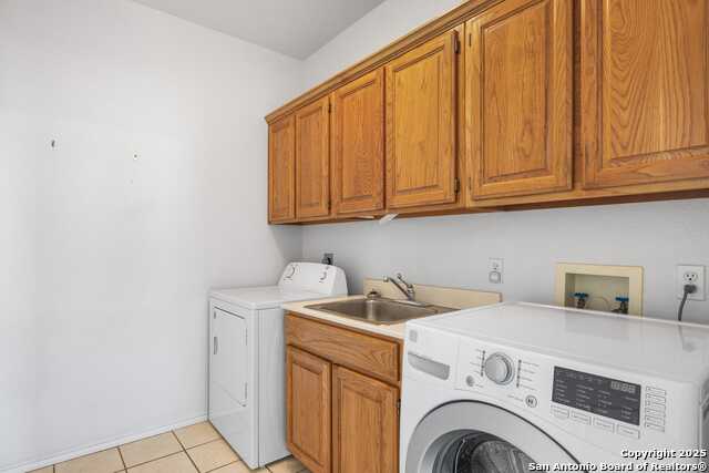 Kerrville, Texas, 78028, United States, 3 Bedrooms Bedrooms, ,3 BathroomsBathrooms,Residential,For Sale,1982669