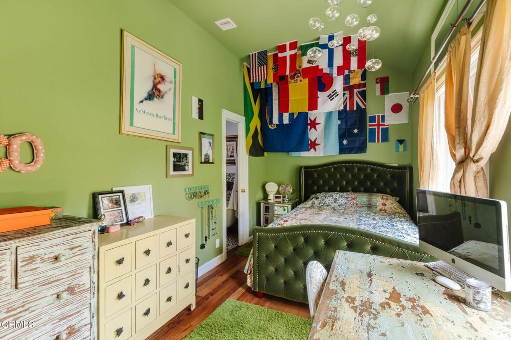 La Canada Flintridge, California, 91011, United States, 4 Bedrooms Bedrooms, ,3 BathroomsBathrooms,Residential,For Sale,1885342