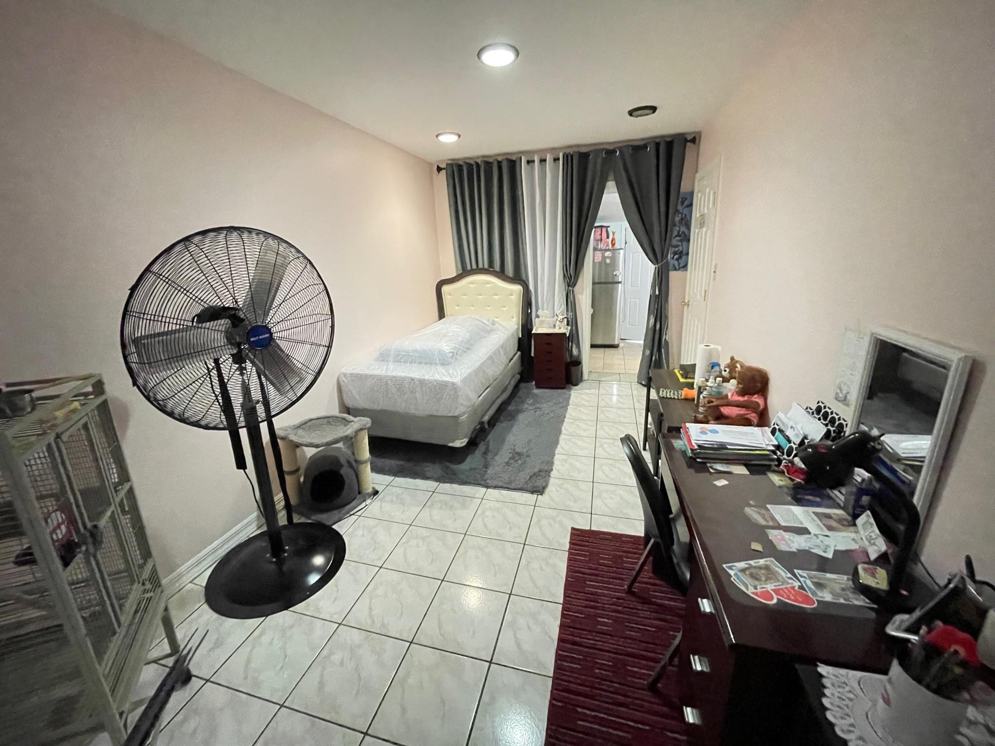 Brooklyn, New York, 11208, United States, 3 Bedrooms Bedrooms, ,3 BathroomsBathrooms,Residential,For Sale,1920329
