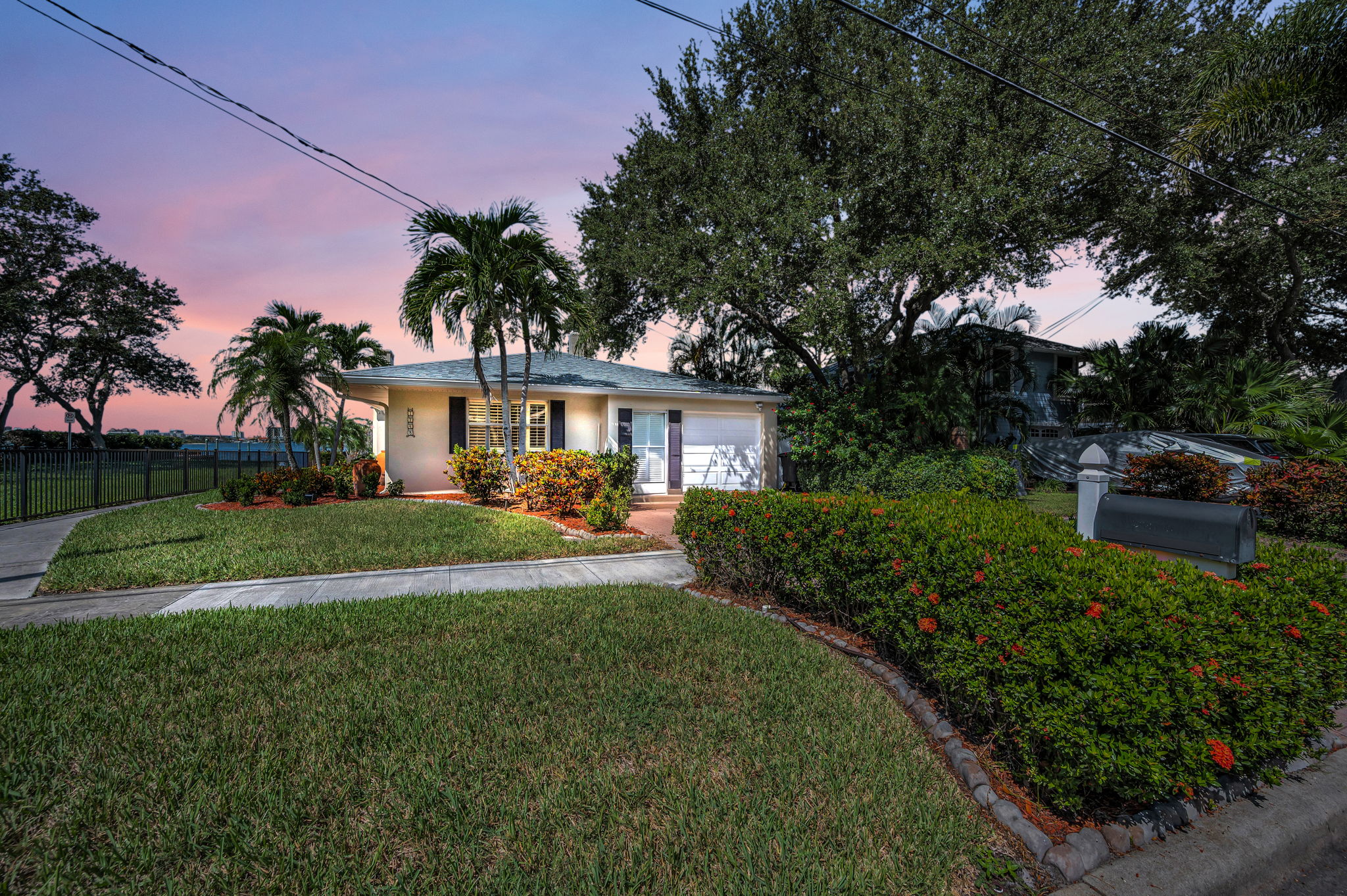 Clearwater, Florida, 33755, United States, 2 Bedrooms Bedrooms, ,2 BathroomsBathrooms,Residential,For Sale,1978253