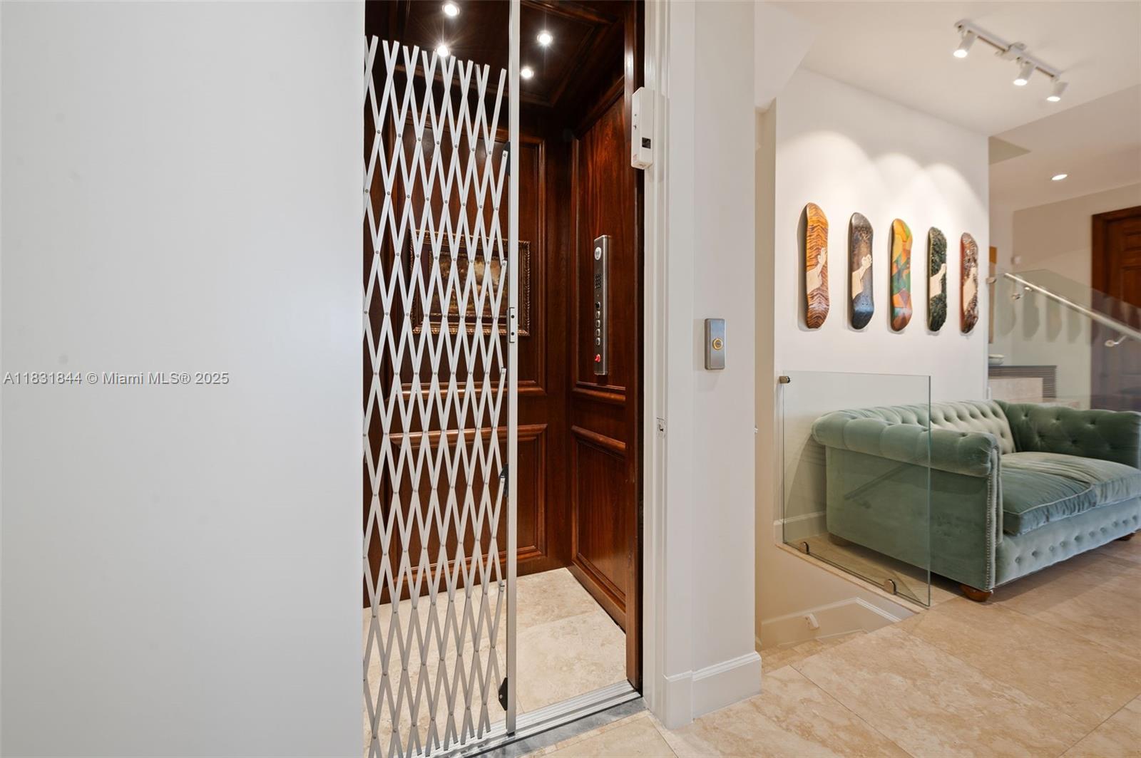 Miami, Florida, 33143, United States, 3 Bedrooms Bedrooms, ,4 BathroomsBathrooms,Residential,For Sale,1885416