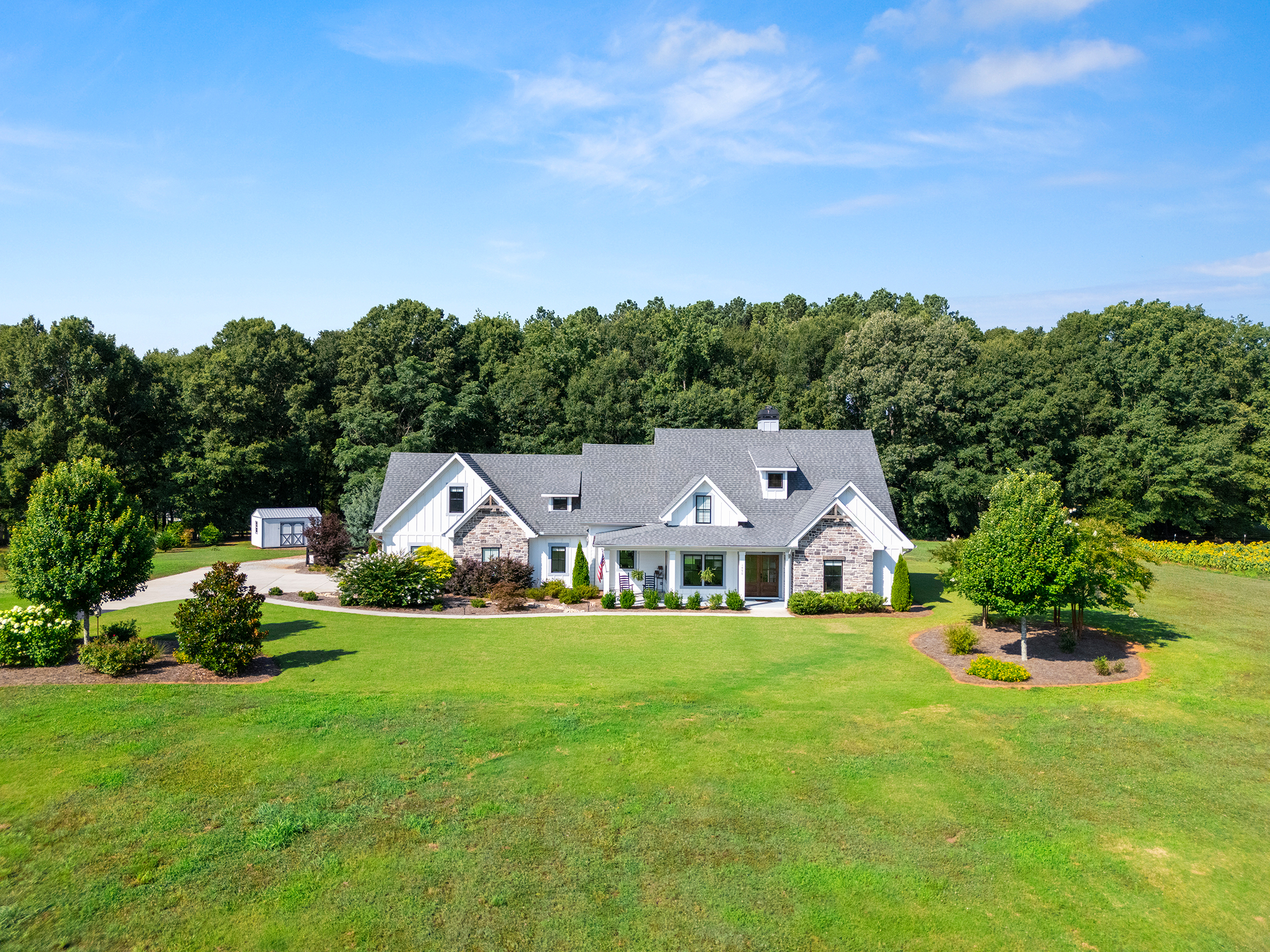  Tucked Away on Five+/- Acres - 物件實景