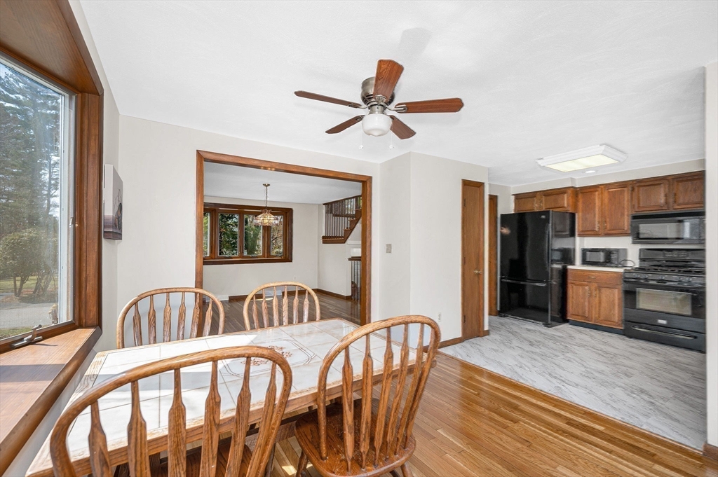 Billerica, Massachusetts, 01821, United States, 5 Bedrooms Bedrooms, ,4 BathroomsBathrooms,Residential,For Sale,2039558