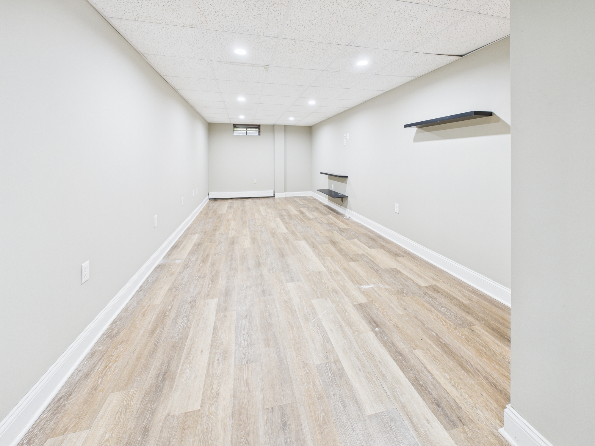 Prospect, Connecticut, 06712, United States, 4 Bedrooms Bedrooms, ,4 BathroomsBathrooms,Residential,For Sale,1987105