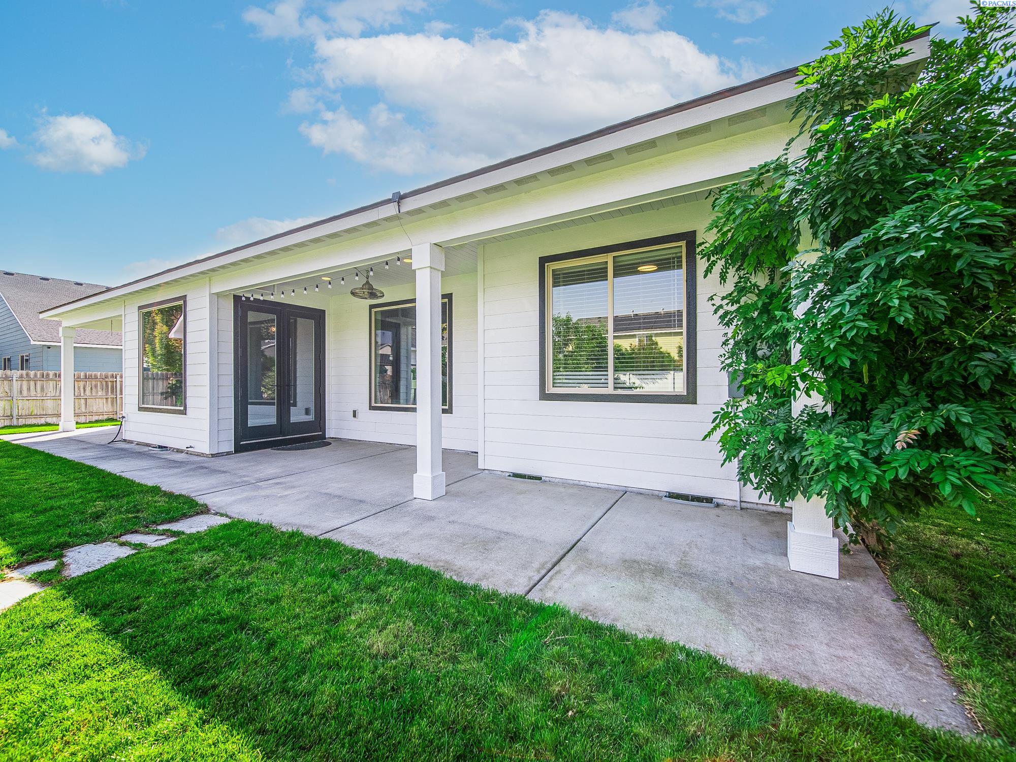 Pasco, Washington, 99301, United States, 4 Bedrooms Bedrooms, ,3 BathroomsBathrooms,Residential,For Sale,1933417