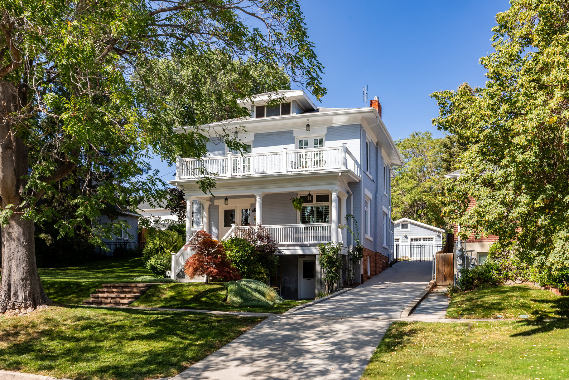  Stunning Avenues Two-Story - 物件實景