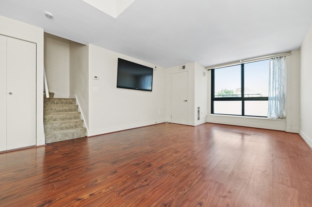 Boston, Massachusetts, 02129, United States, 1 Bedroom Bedrooms, ,2 BathroomsBathrooms,Residential,For Sale,1911386