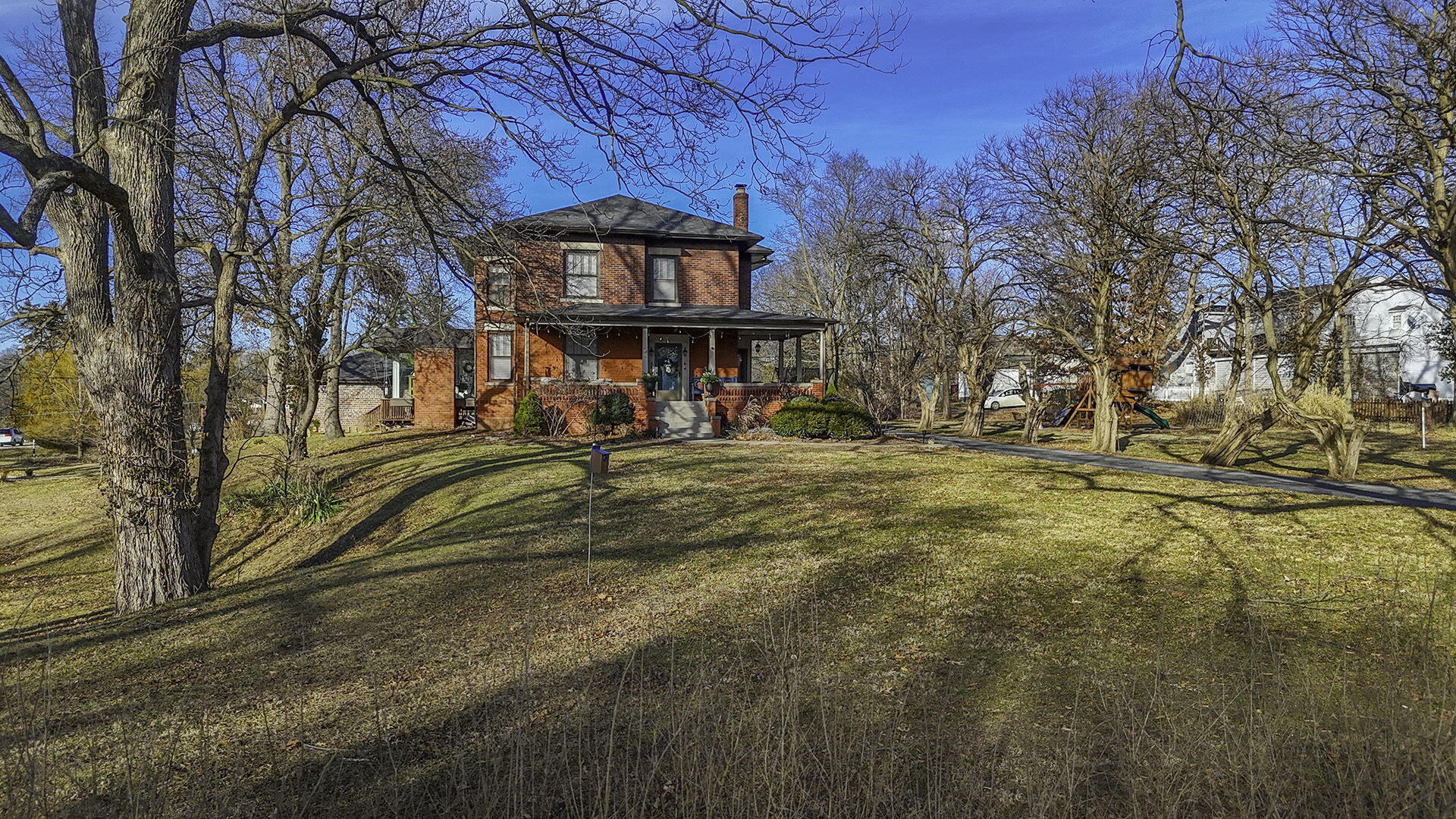 MOBERLY, Missouri, 65270, United States, 5 Bedrooms Bedrooms, ,5 BathroomsBathrooms,Residential,For Sale,2009284