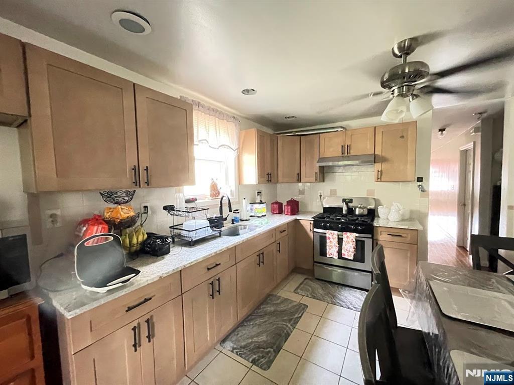 Newark, New Jersey, 07104, United States, 7 Bedrooms Bedrooms, ,4 BathroomsBathrooms,Residential,For Sale,1980017