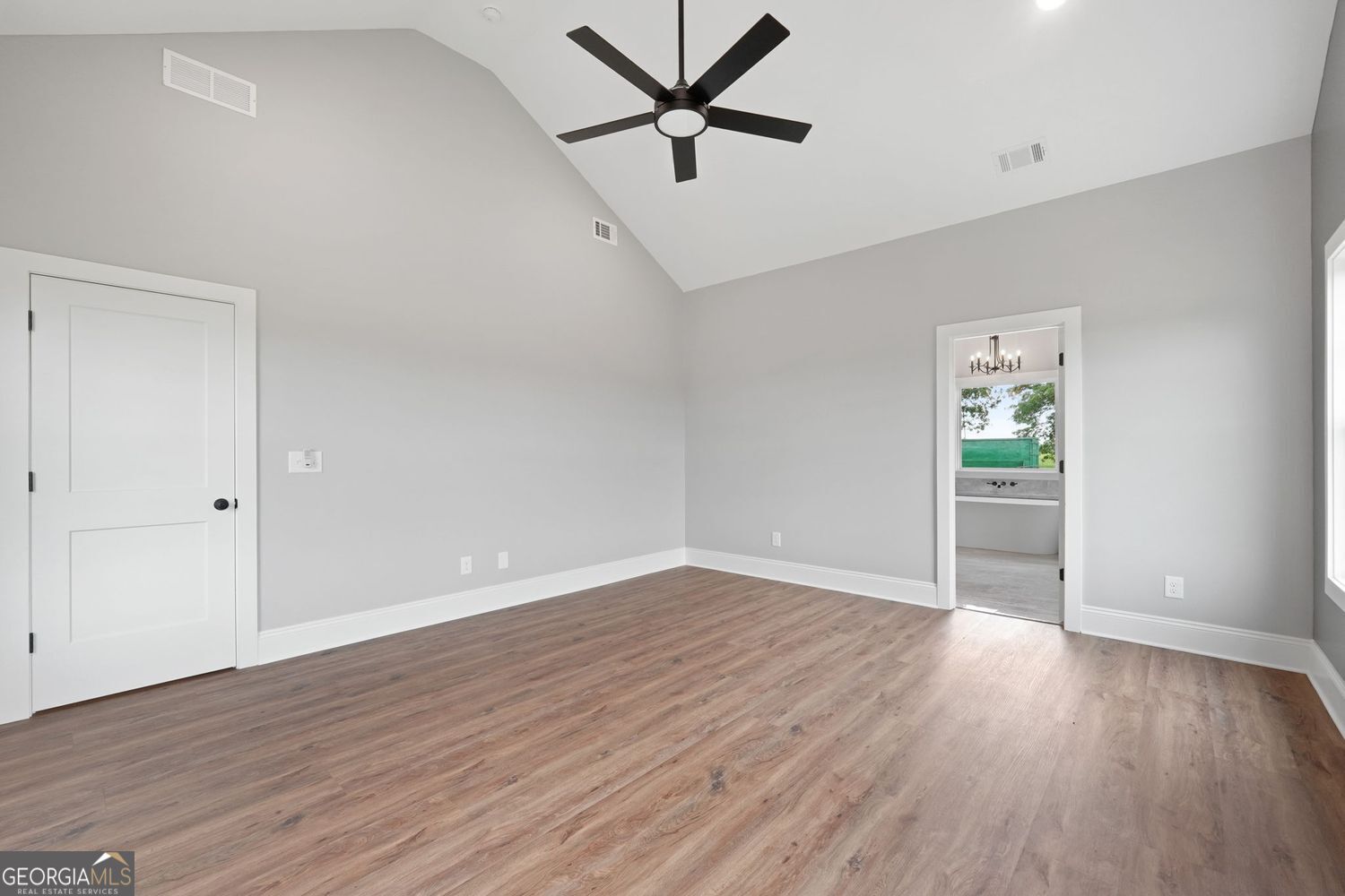 Barnesville, Georgia, 30204, United States, 4 Bedrooms Bedrooms, ,3 BathroomsBathrooms,Residential,For Sale,1858956