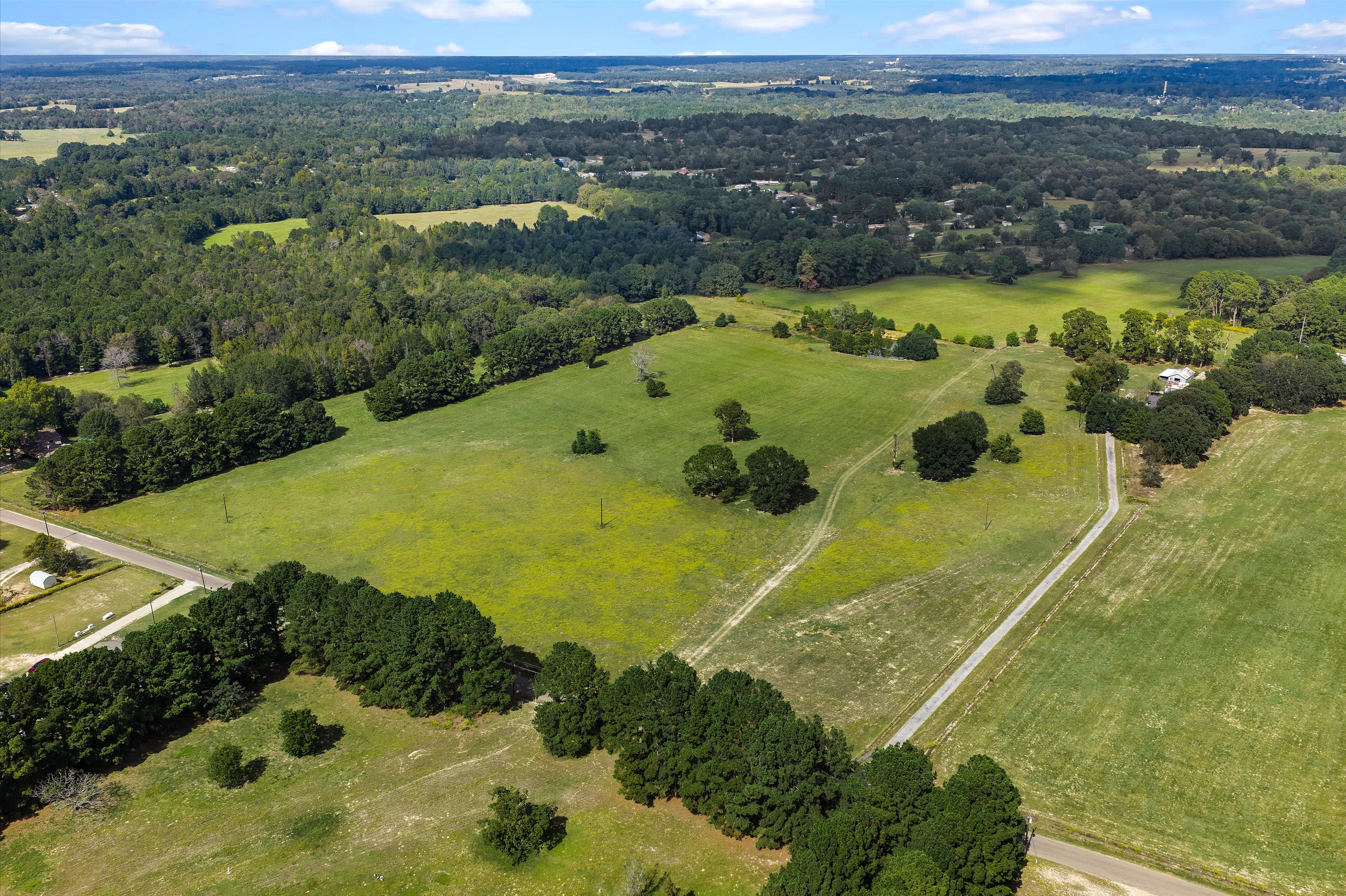 Henderson, Texas, 75654, United States, 3 Bedrooms Bedrooms, ,2 BathroomsBathrooms,Residential,For Sale,1983908