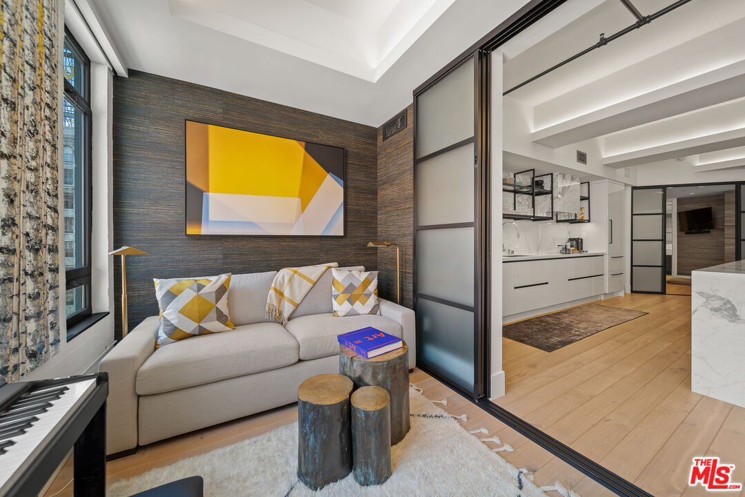 Los Angeles, California, 90014, United States, 2 Bedrooms Bedrooms, ,2 BathroomsBathrooms,Residential,For Sale,1938592