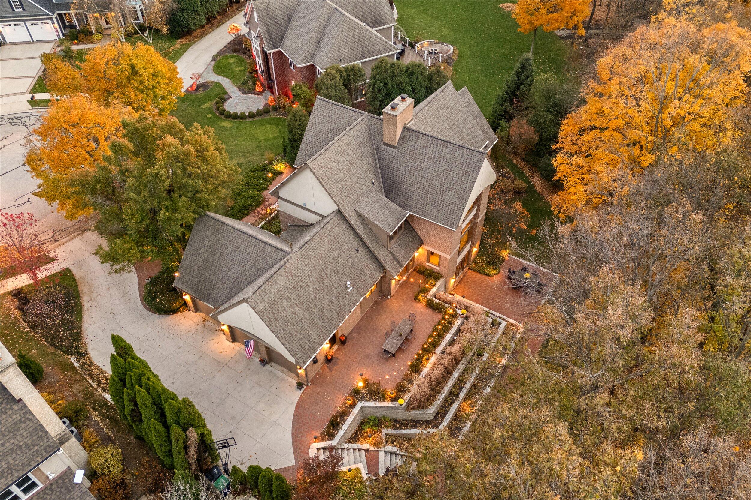 Grafton, Wisconsin, 53024, United States, 4 Bedrooms Bedrooms, ,6 BathroomsBathrooms,Residential,For Sale,1989565