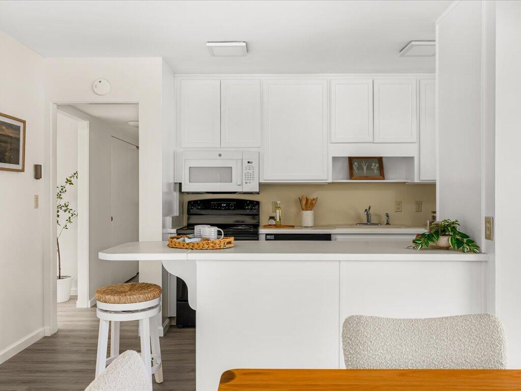 Santa Barbara, California, 93101, United States, 3 Bedrooms Bedrooms, ,2 BathroomsBathrooms,Residential,For Sale,2008962