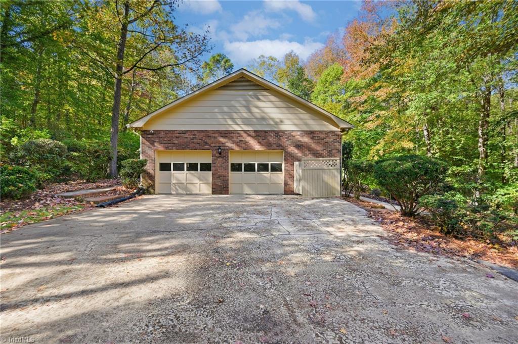 Winston-Salem, North Carolina, 27106, United States, 4 Bedrooms Bedrooms, ,3 BathroomsBathrooms,Residential,For Sale,1970256