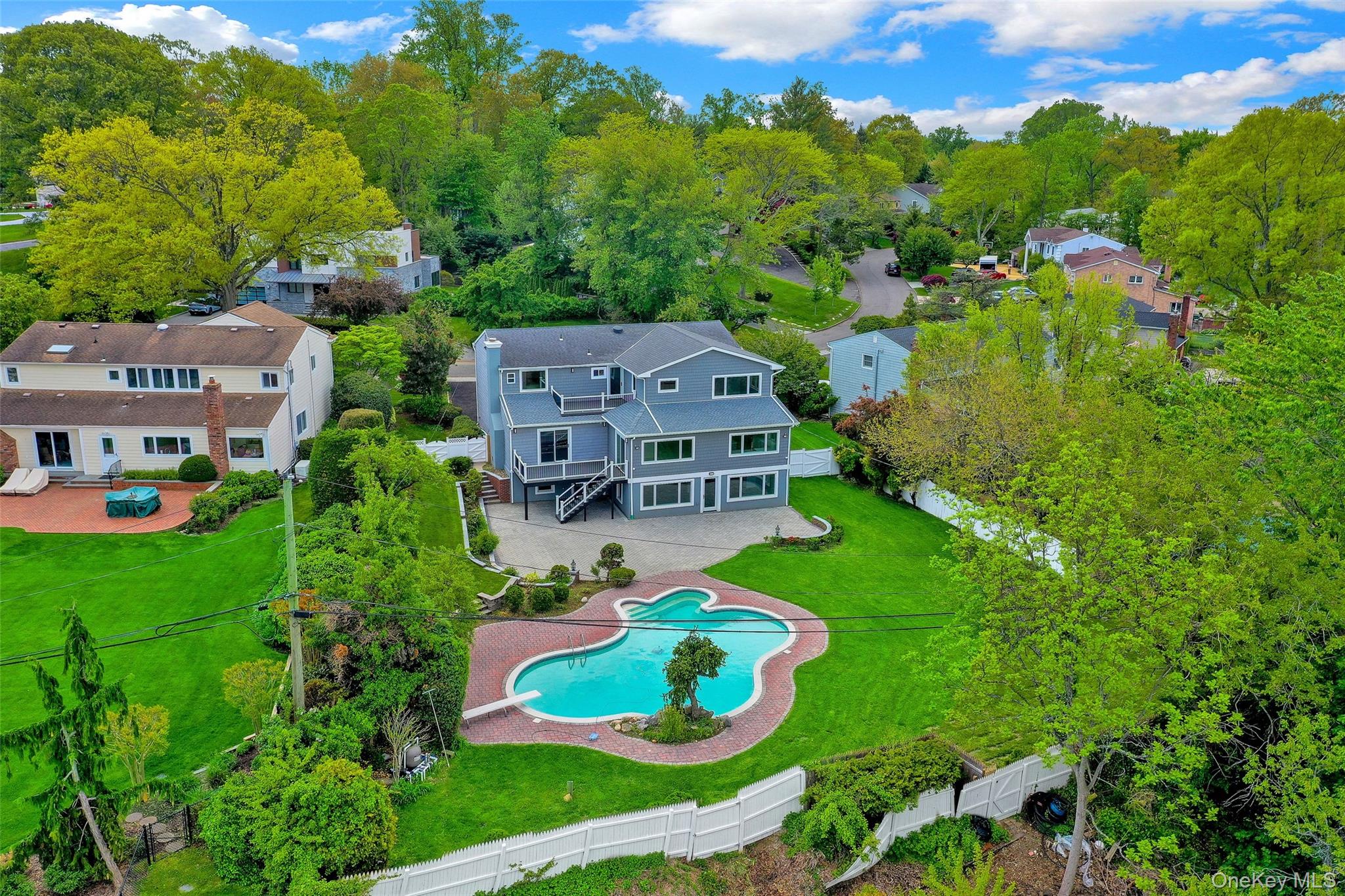  52 Woodland Road, Roslyn, NY 11576 - 物件實景