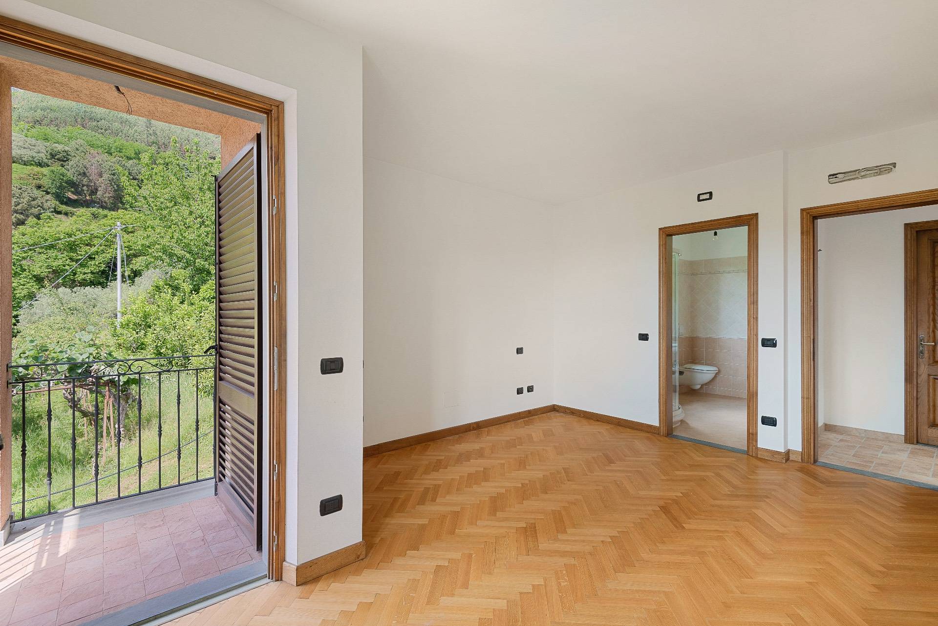 Via Pescino, Pietrasanta, Lucca, 55045, IT, 4 Bedrooms Bedrooms, ,4 BathroomsBathrooms,Residential,For Sale,Via Pescino,1534158