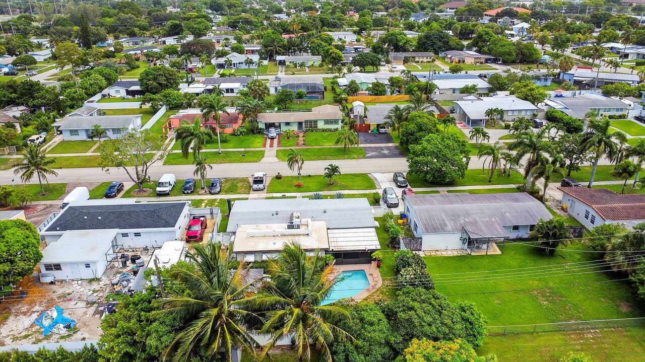 Palm Springs, Florida, 33461, United States, 3 Bedrooms Bedrooms, ,2 BathroomsBathrooms,Residential,For Sale,1901355