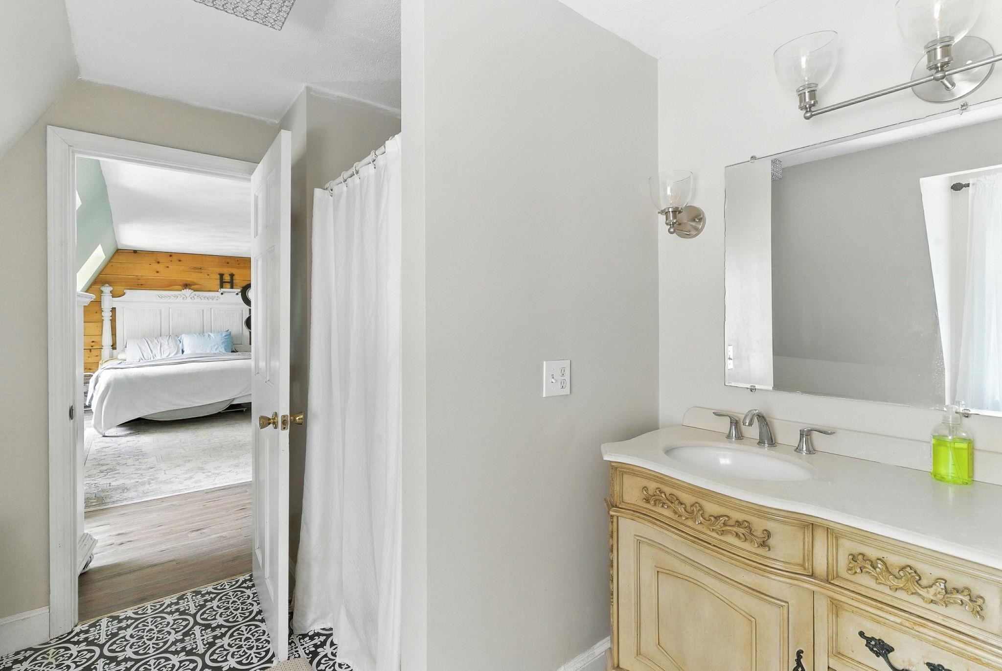 Plaistow, New Hampshire, 03865, United States, 4 Bedrooms Bedrooms, ,3 BathroomsBathrooms,Residential,For Sale,1987491