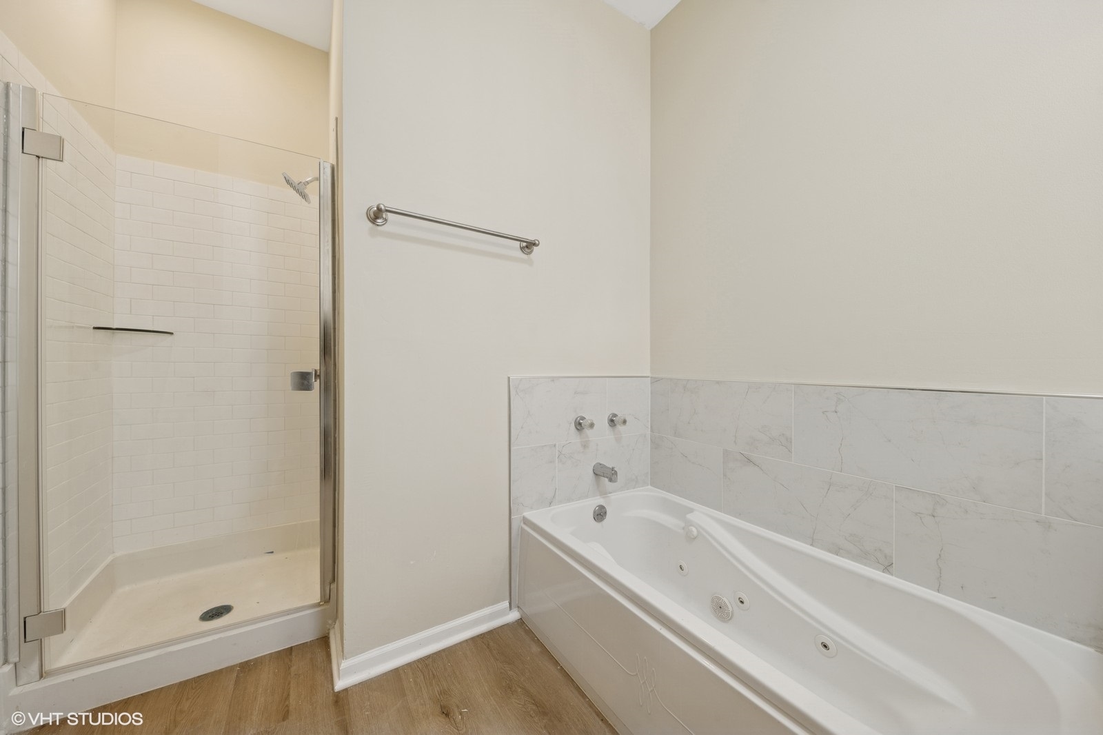 Chicago, Illinois, 60637, United States, 4 Bedrooms Bedrooms, ,3 BathroomsBathrooms,Residential,For Sale,1777528