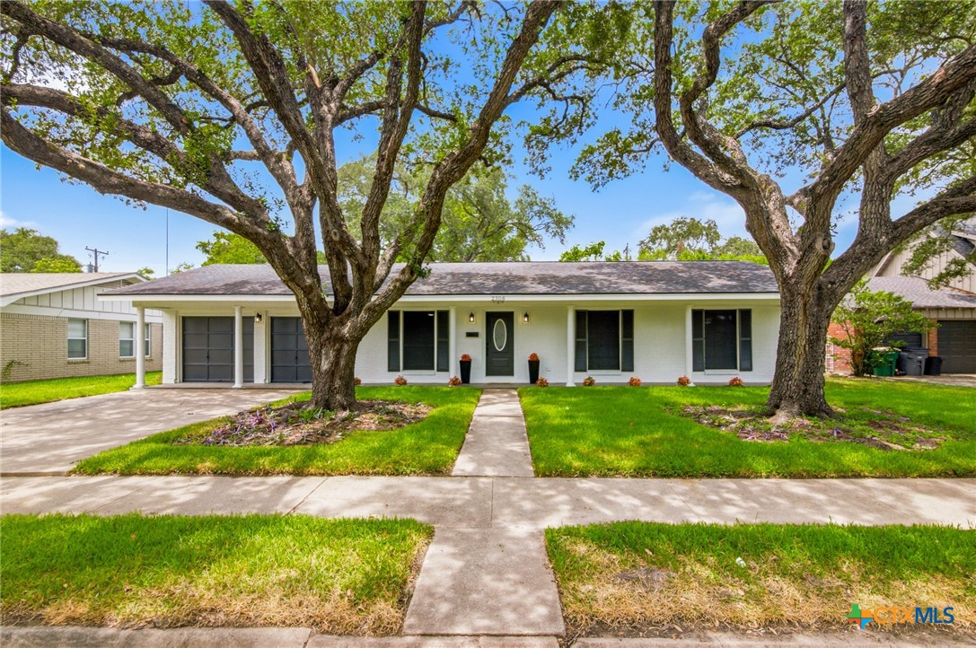Loma Vista Ave, Victoria, TX 77901