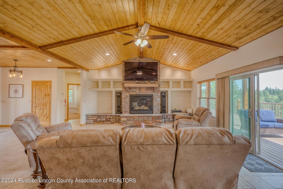 Ruidoso, New Mexico, 88345, United States, 4 Bedrooms Bedrooms, ,4 BathroomsBathrooms,Residential,For Sale,1921687