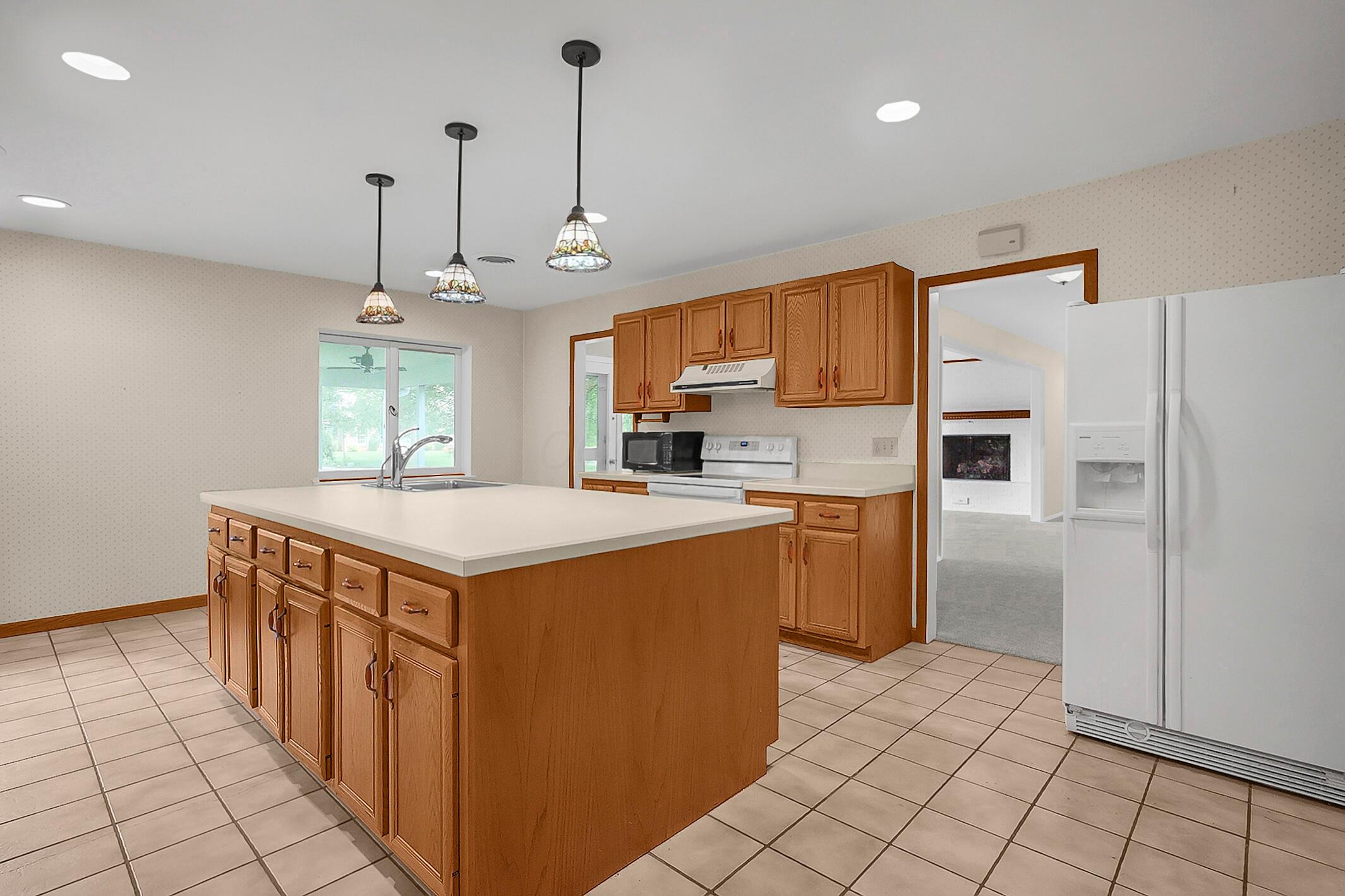 Granville, Ohio, 43023, United States, 3 Bedrooms Bedrooms, ,2 BathroomsBathrooms,Residential,For Sale,1901349