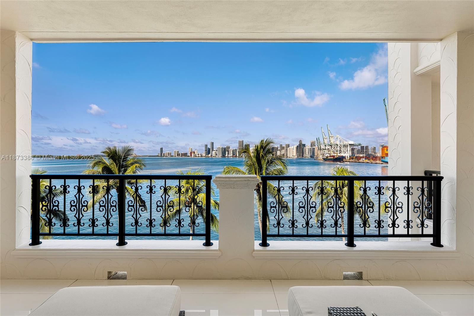 Miami, Florida, 33109, United States, 3 Bedrooms Bedrooms, ,3 BathroomsBathrooms,Residential,For Sale,1940936