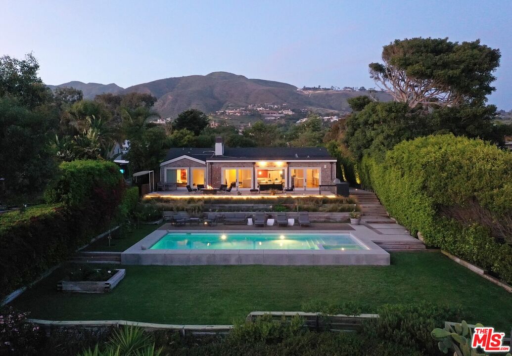 Malibu, California, 90265, United States, 4 Bedrooms Bedrooms, ,4 BathroomsBathrooms,Residential,For Sale,1970476