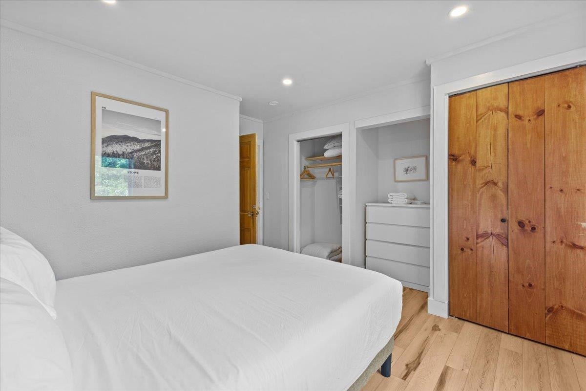 Stowe, Vermont, 05672, United States, 8 Bedrooms Bedrooms, ,5 BathroomsBathrooms,Residential,For Sale,1994933