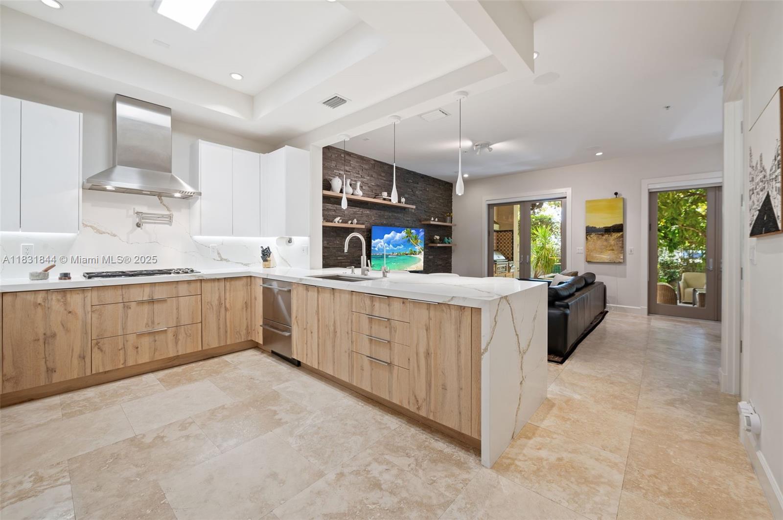 Miami, Florida, 33143, United States, 3 Bedrooms Bedrooms, ,4 BathroomsBathrooms,Residential,For Sale,1885416