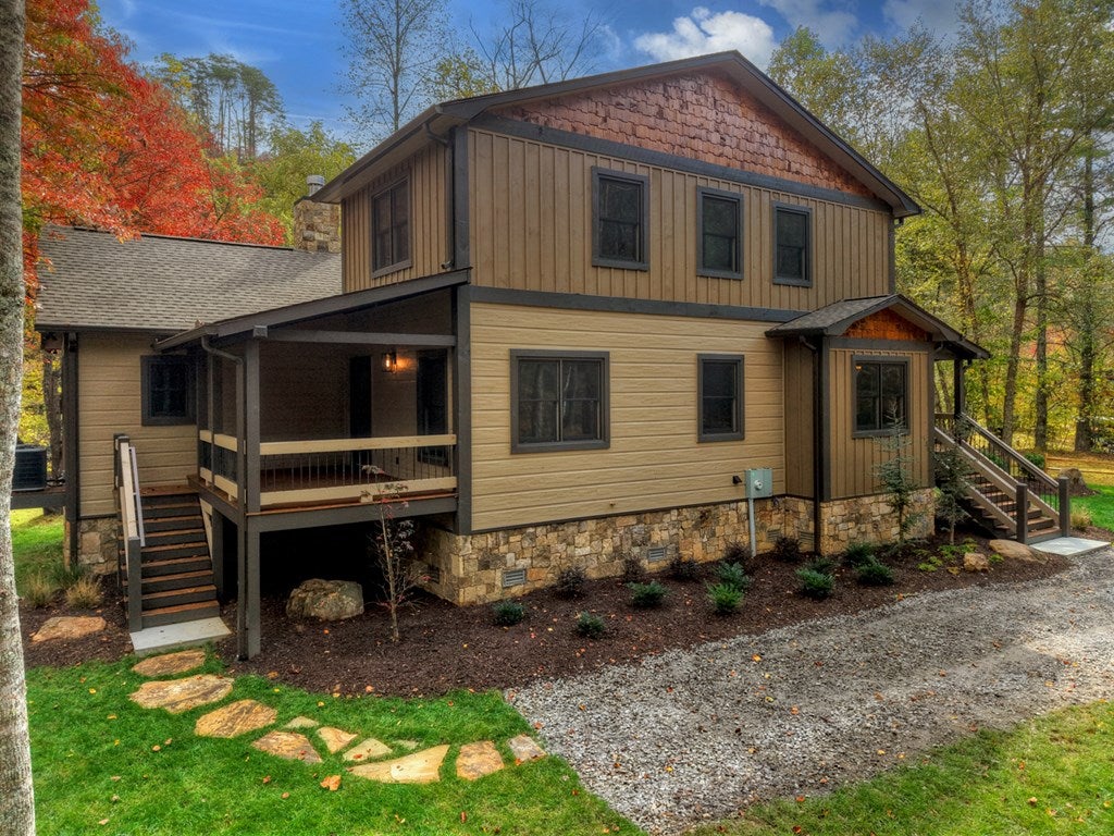 Mineral Bluff, Georgia, 30559, United States, 4 Bedrooms Bedrooms, ,5 BathroomsBathrooms,Residential,For Sale,1986837