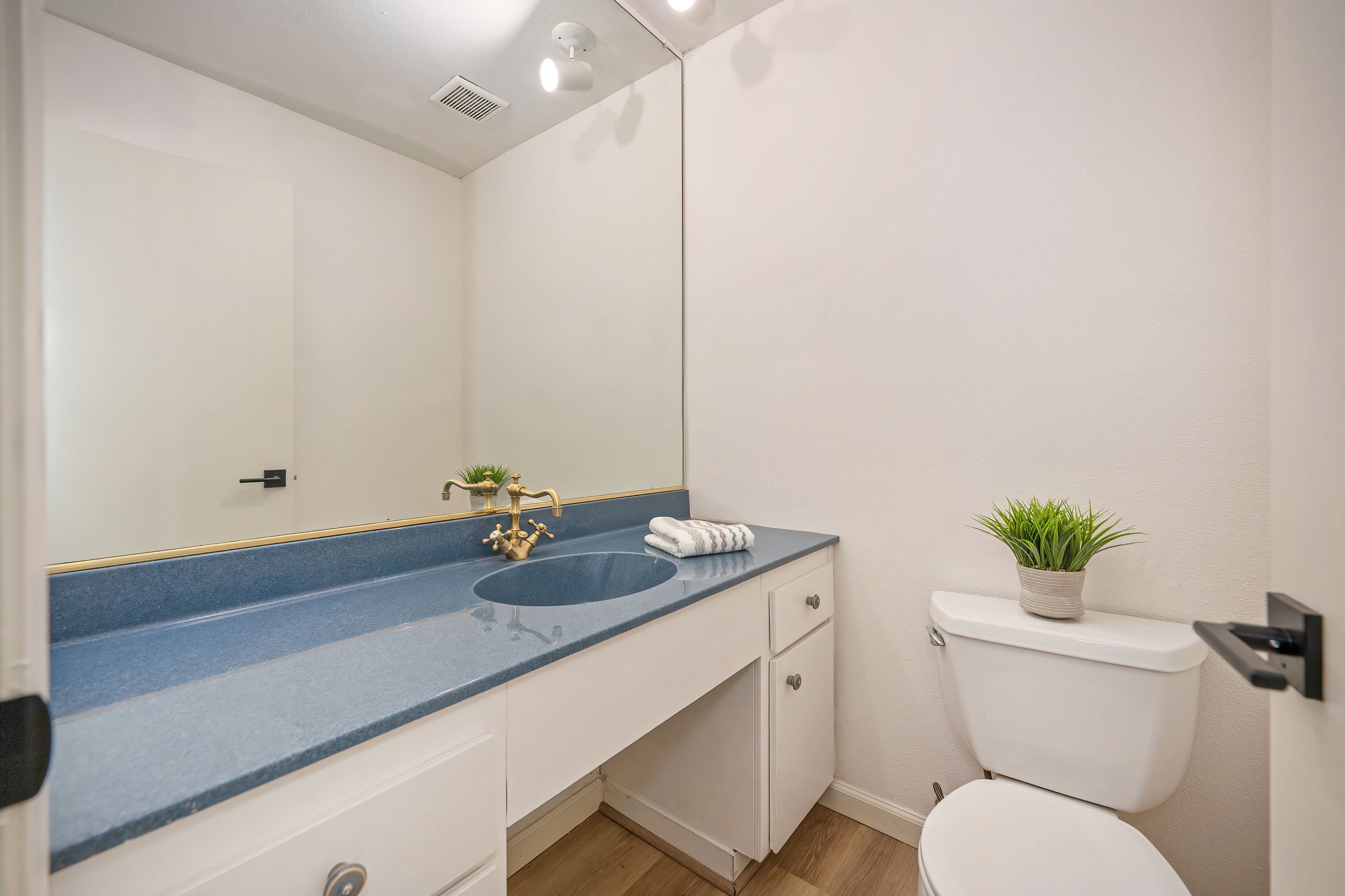  891 Woodside Lane East #2, Sacramento, CA 95825 - 物件實景