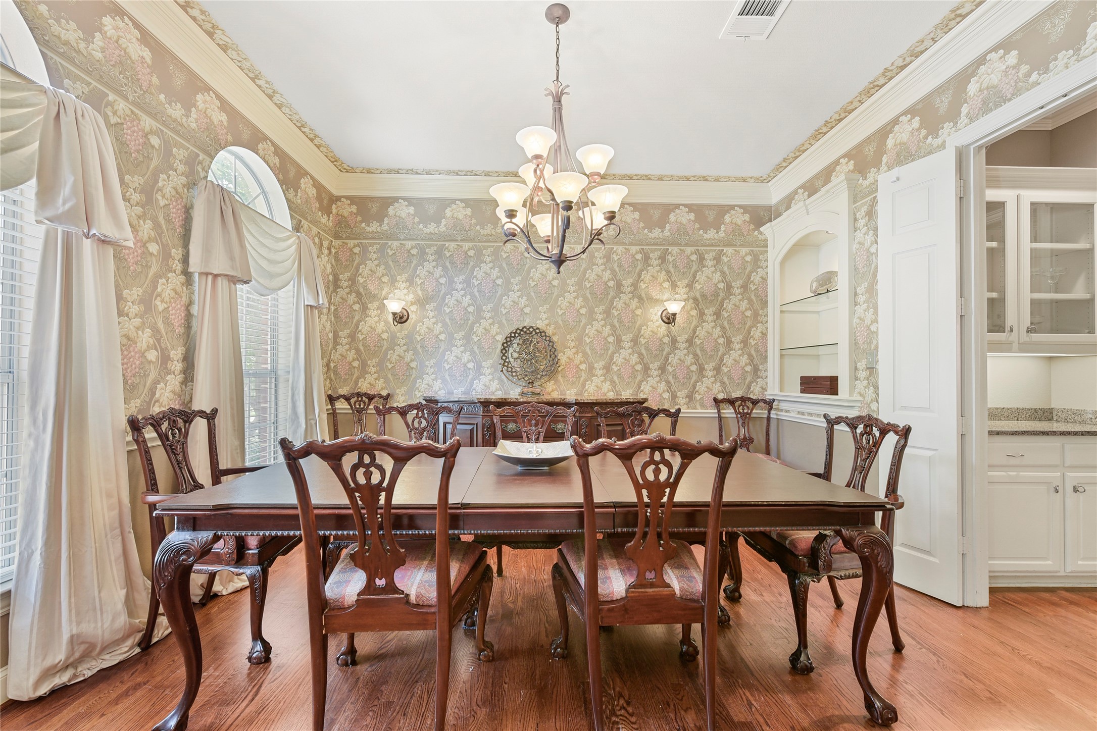 Heath, Texas, 75032, United States, 4 Bedrooms Bedrooms, ,3 BathroomsBathrooms,Residential,For Sale,1829391