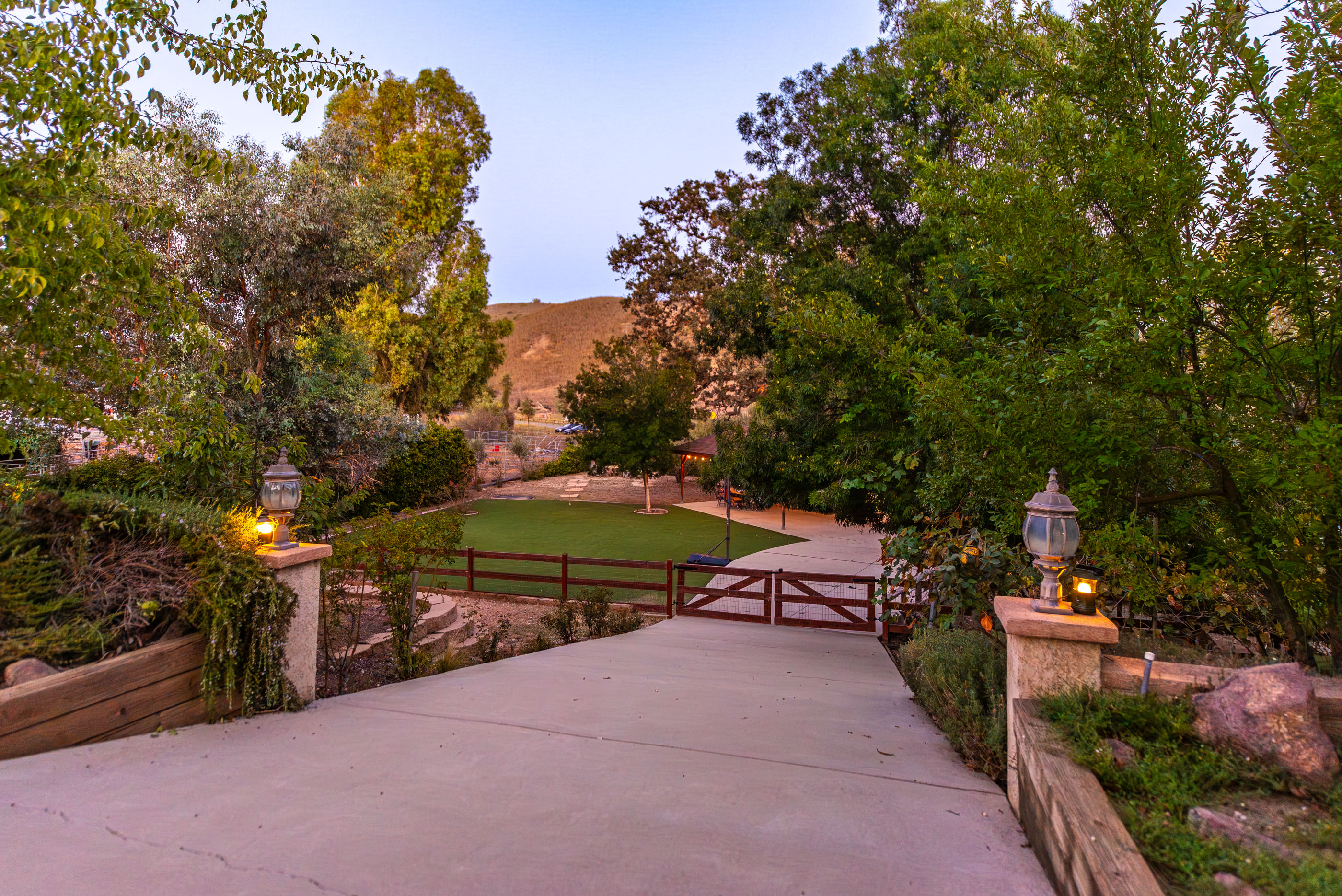  5512 Colodny Drive, Agoura Hills - 物件實景