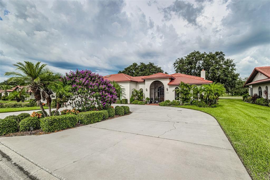 Lake Wales, Florida, 33898, United States, 2 Bedrooms Bedrooms, ,4 BathroomsBathrooms,Residential,For Sale,1908279