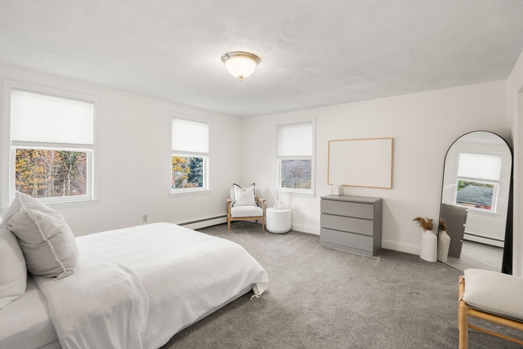 Walpole, Massachusetts, 02081, United States, 4 Bedrooms Bedrooms, ,4 BathroomsBathrooms,Residential,For Sale,1987866