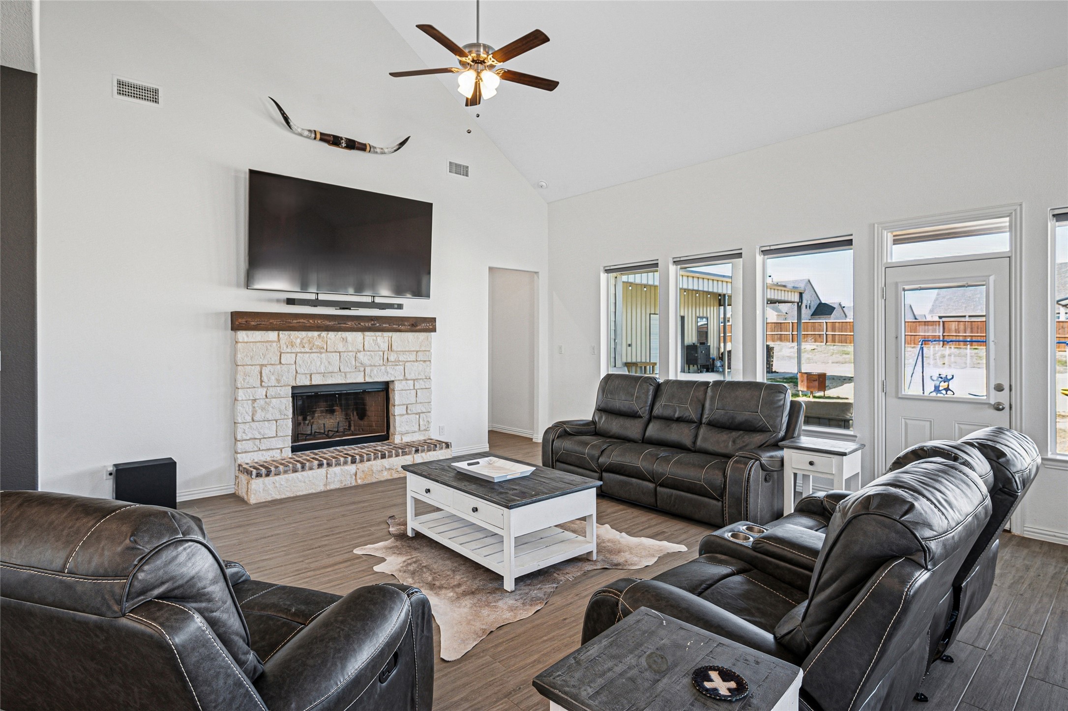 Rhome, Texas, 76078, United States, 4 Bedrooms Bedrooms, ,4 BathroomsBathrooms,Residential,For Sale,1746060