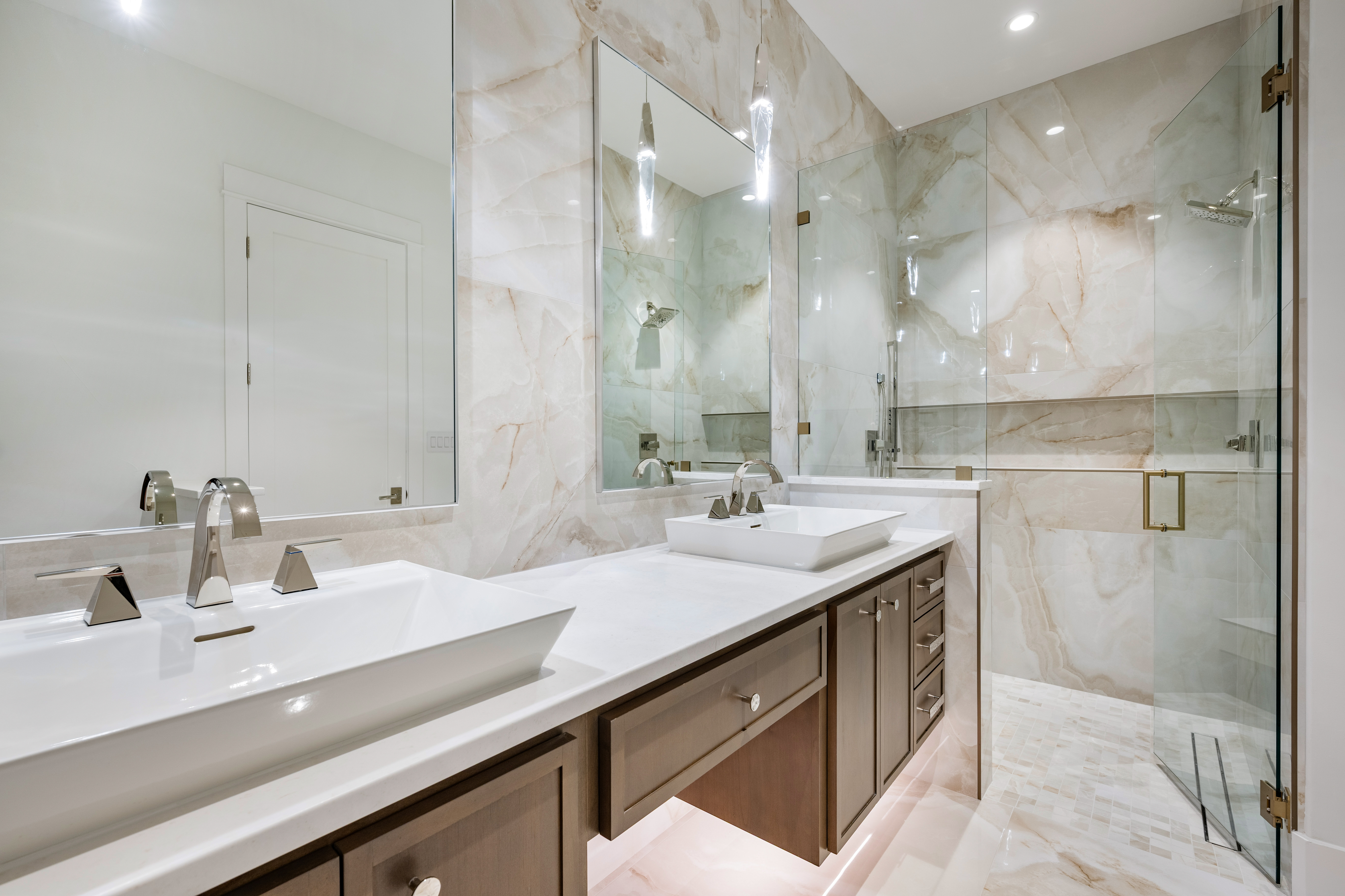  Architectural Lakefront Masterpiece on Skyline Drive by Paul Allen Custom Homes - 物件實景
