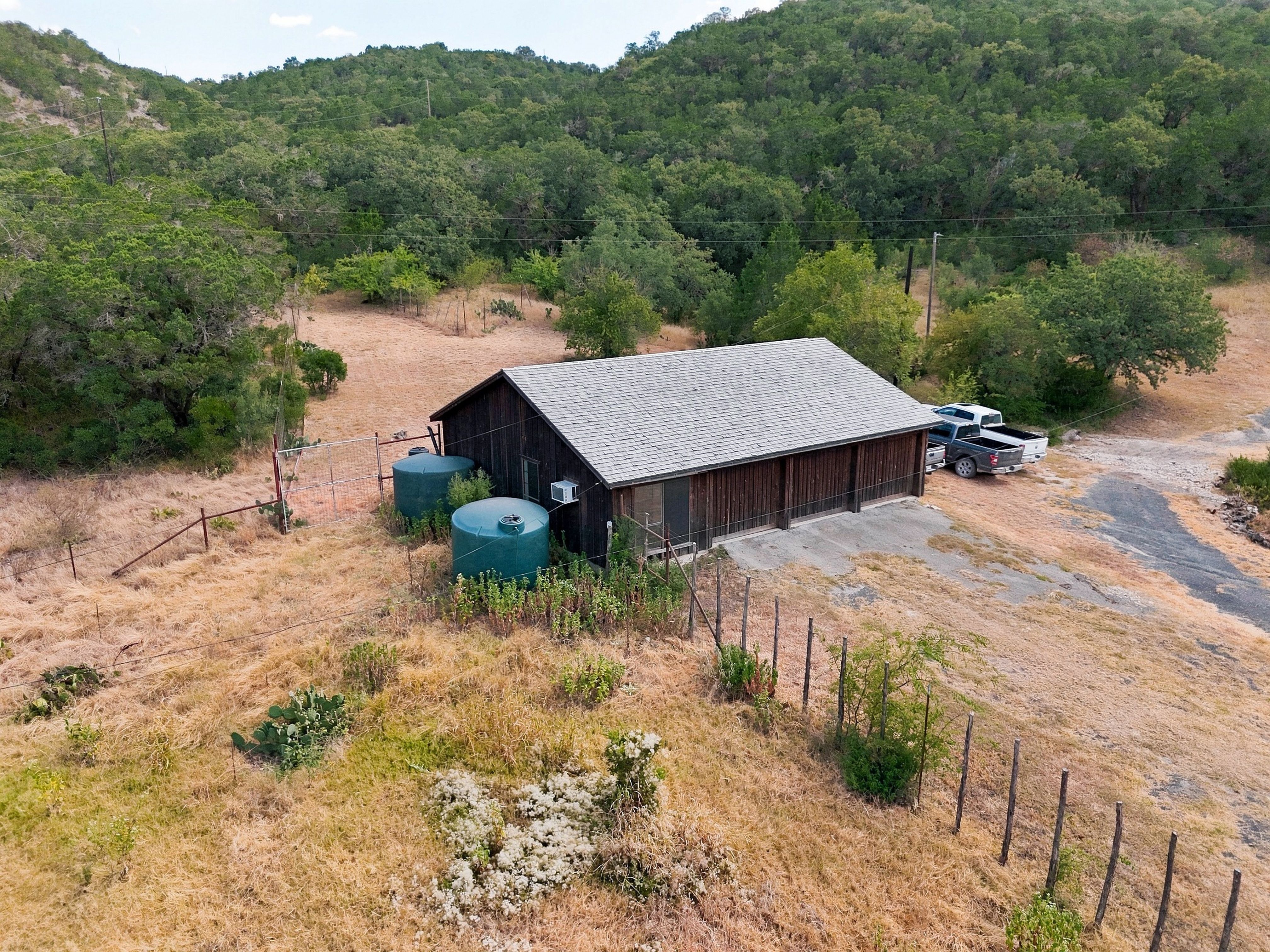  985+/- Acre 12 Springs Ranch - 物件實景