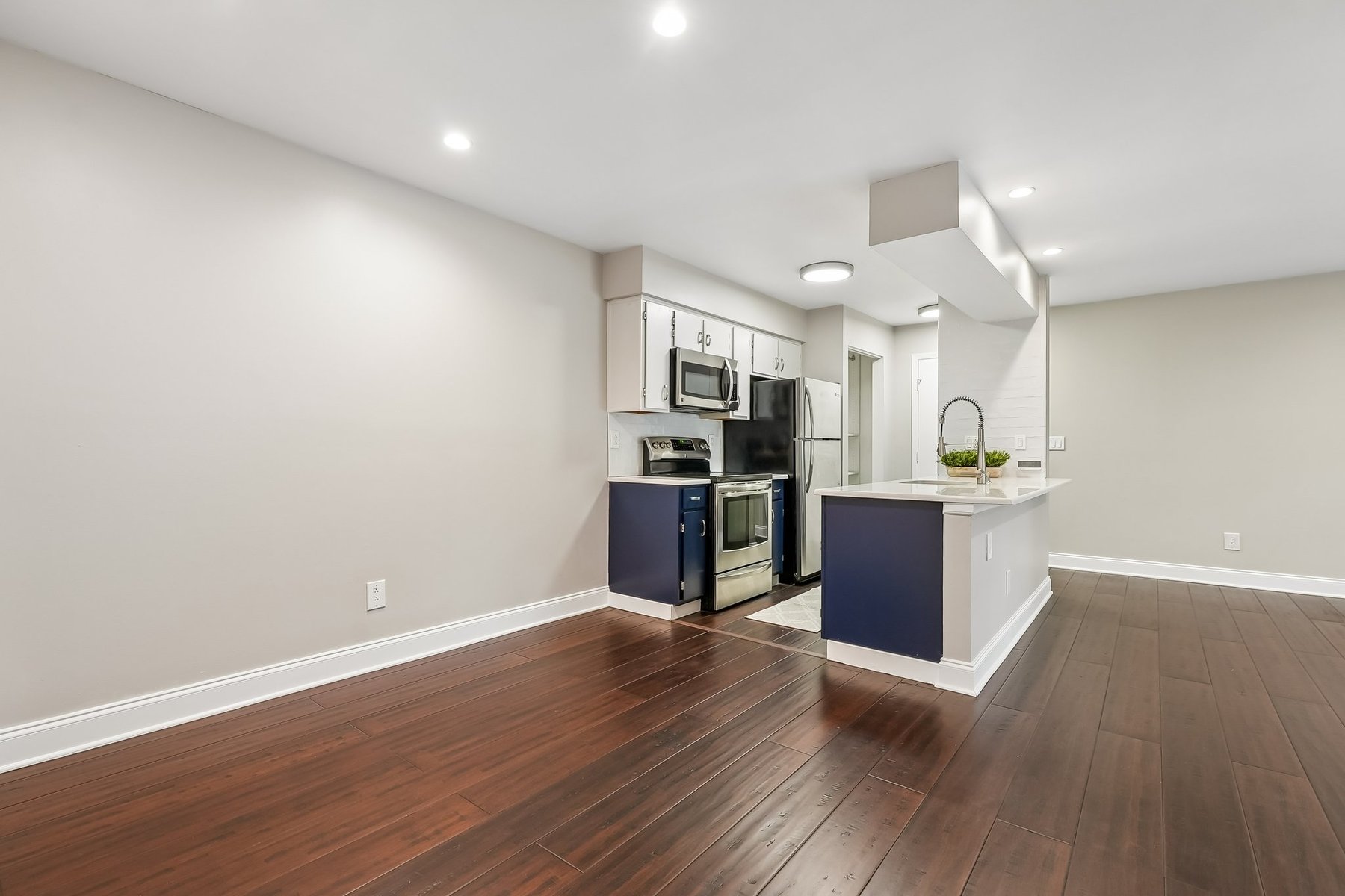  ?Trendmaker Homes North? Beautifully Updated One Floor Condominum - 物件實景