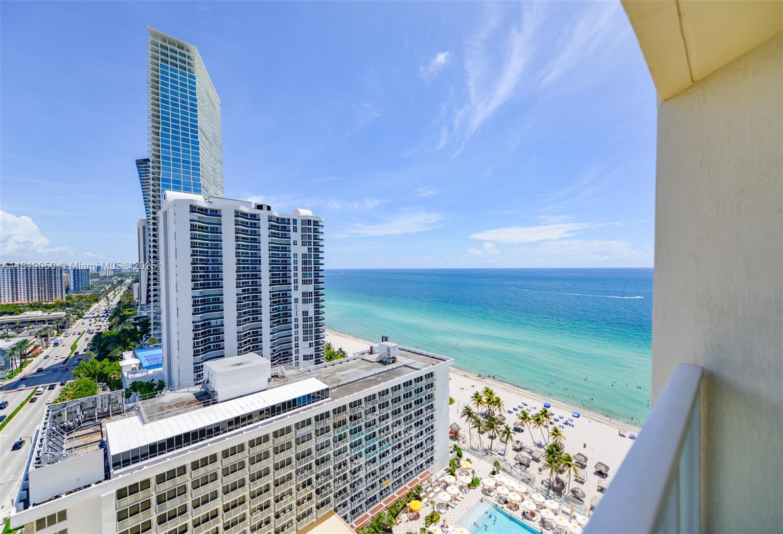 Sunny Isles Beach, Florida, 33160, United States, 2 Bedrooms Bedrooms, ,2 BathroomsBathrooms,Residential,For Sale,1991948