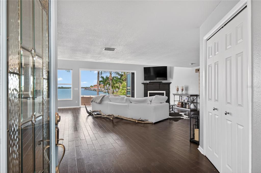 Clearwater Beach, Florida, 33767, United States, 4 Bedrooms Bedrooms, ,3 BathroomsBathrooms,Residential,For Sale,1849731