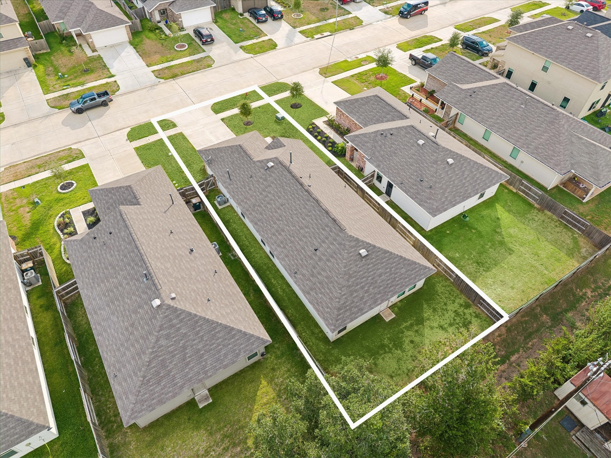  328 Riverwood Village Lane - 物件實景